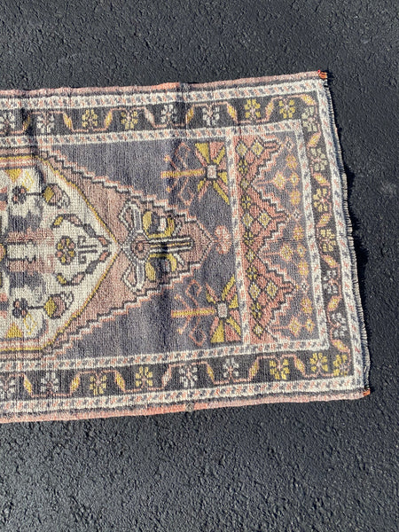 Vintage Rug 2’0x4’4 [MILLY]