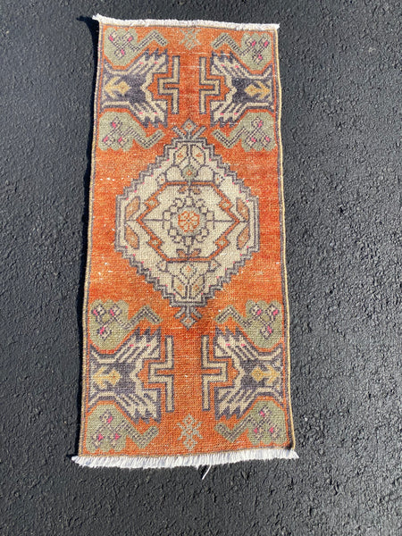 Vintage Rug 1’4x3’0 [RENA]