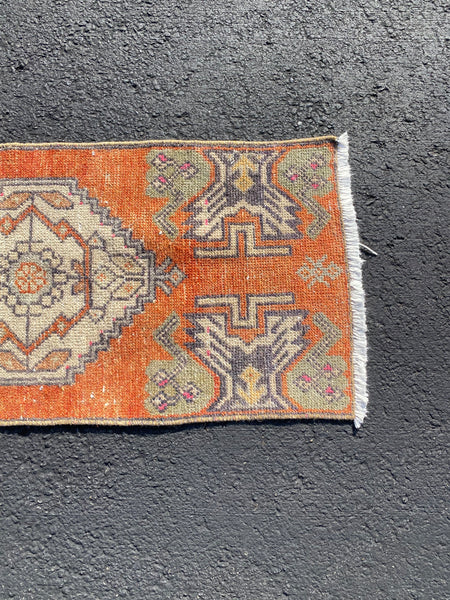 Vintage Rug 1’4x3’0 [RENA]