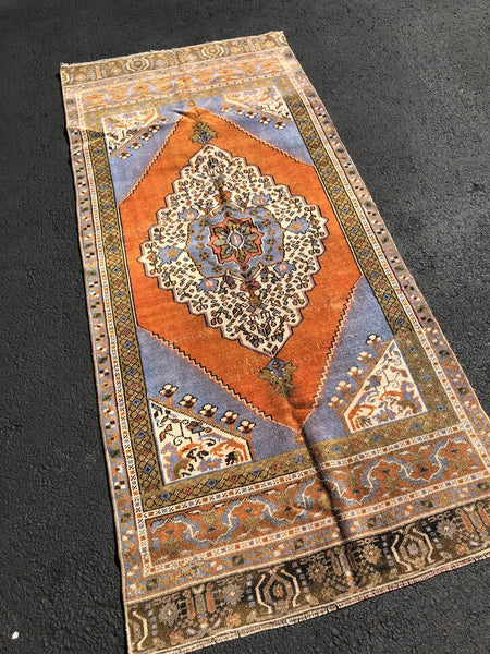 Vintage Rug 2’7x6’1 [JUNIPER]