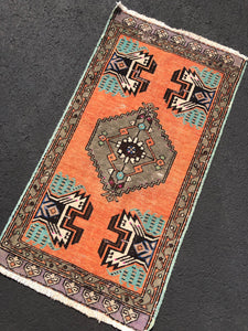 Vintage Rug 1.7x3.2 [EDIE]