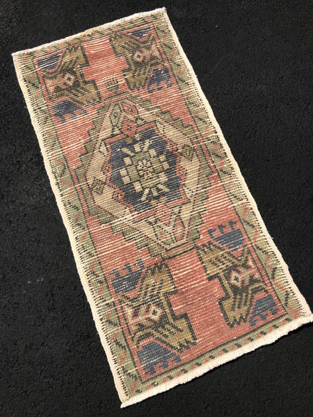 Vintage Rug 1.6x3 [LULU]