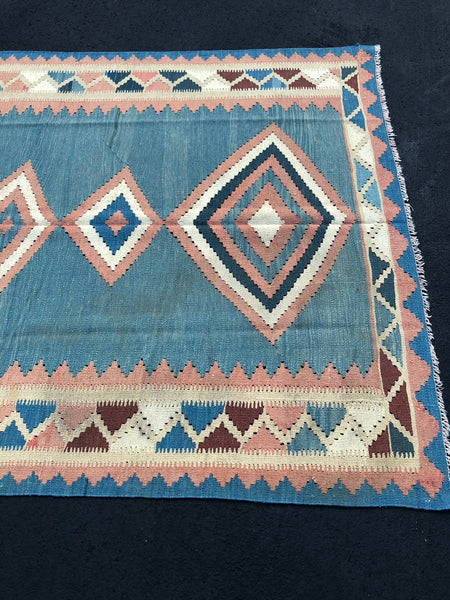 Vintage Rug 5’2x7’6 [AZRA]