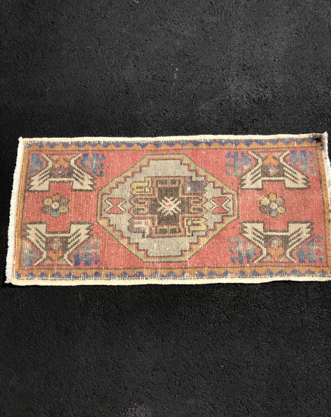 Vintage Rug 1.7x3.3 [CHARLEY]