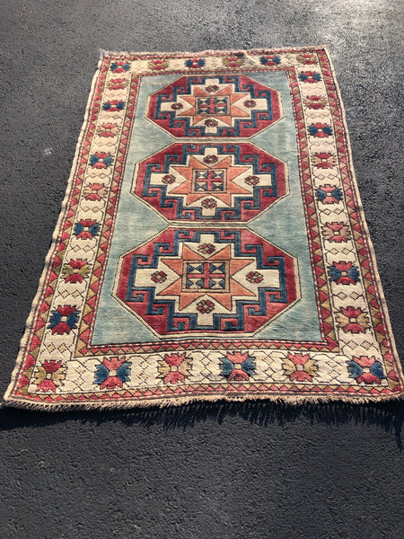 Vintage Rug 5’9x3’9 [ODIE]