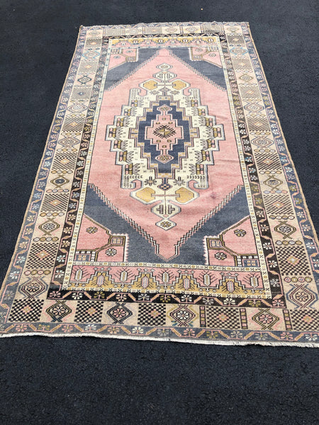 Vintage Rug 4’6x8’7 [JESSUP]