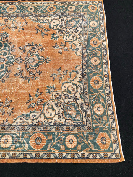 Vintage Rug 5’8x9’2 [TRUDY]