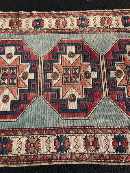 Vintage Rug 5’9x3’9 [ODIE]