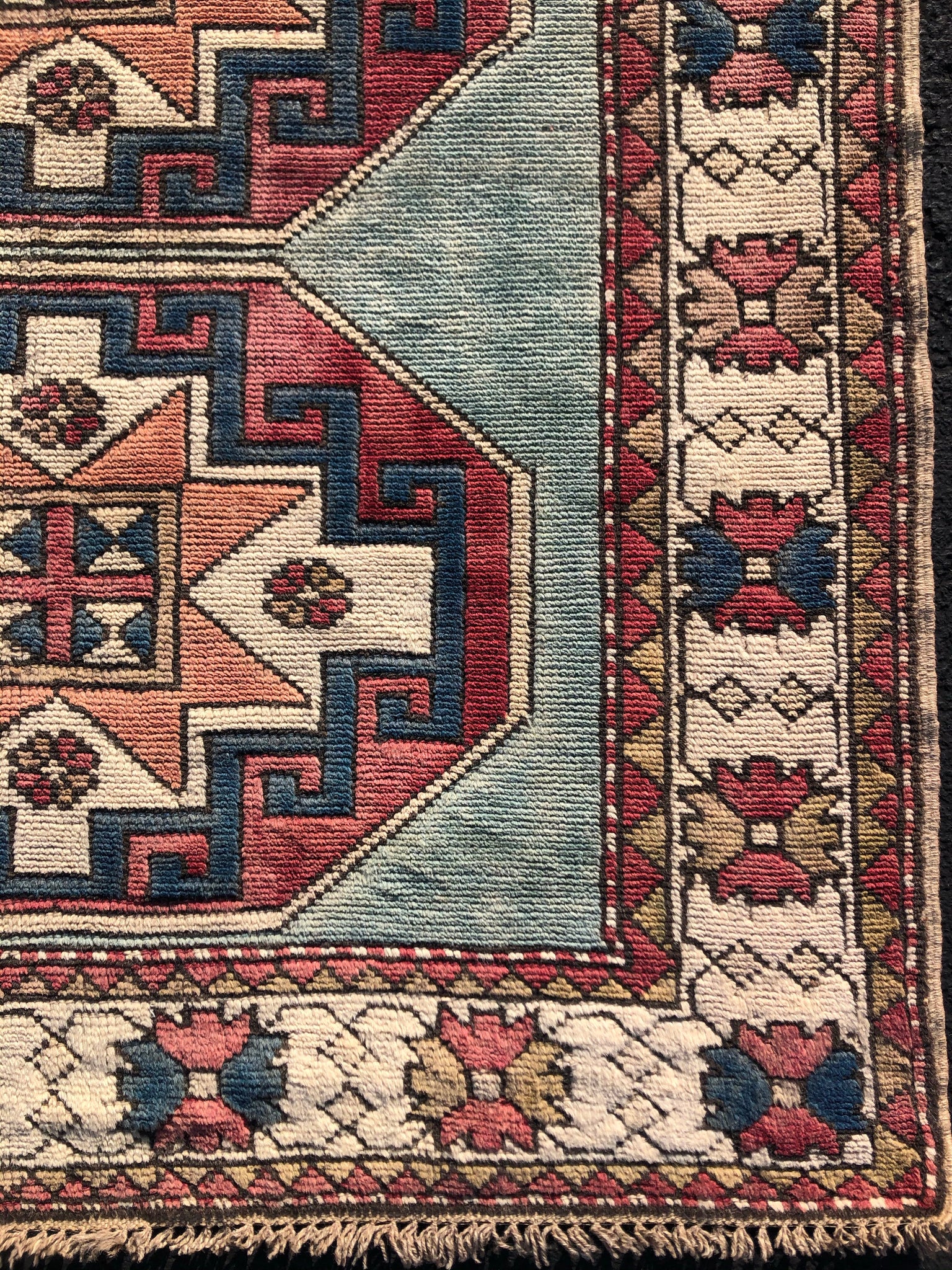 Vintage Rug 5’9x3’9 [ODIE]