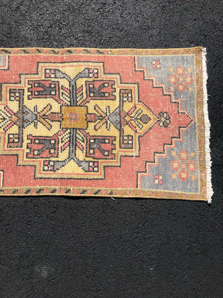 Vintage Rug 1’7x3’3 [BLUE]