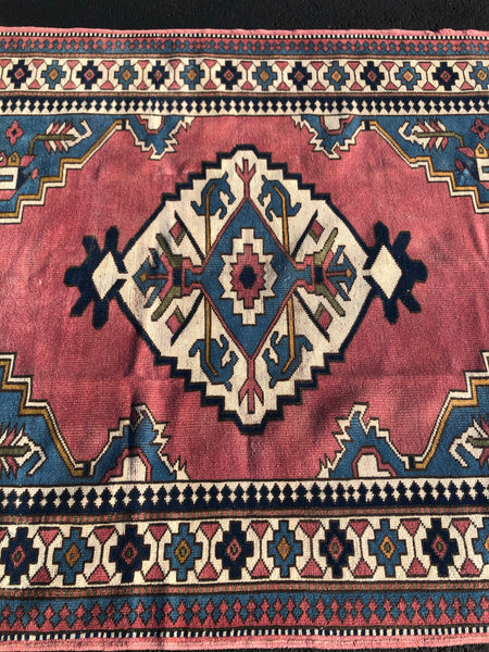 Vintage Rug 5x6’2 [ZENOBIA]