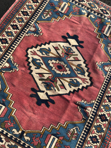 Vintage Rug 5x6’2 [ZENOBIA]