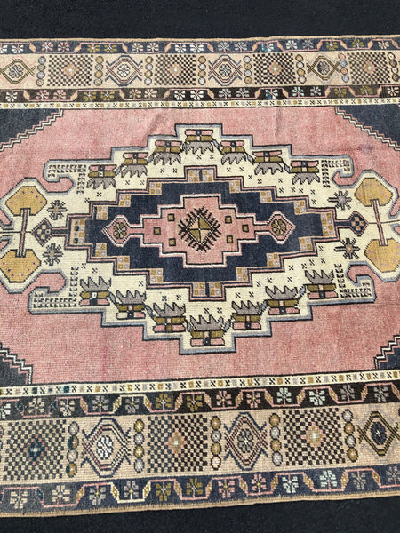 Vintage Rug 4’6x8’7 [JESSUP]