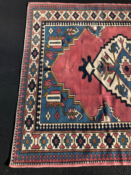 Vintage Rug 5x6’2 [ZENOBIA]