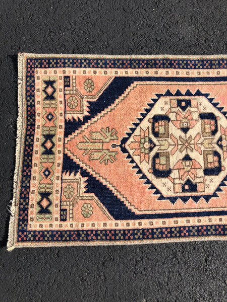 Vintage Rug 1’9x3’1 [MARGOT]