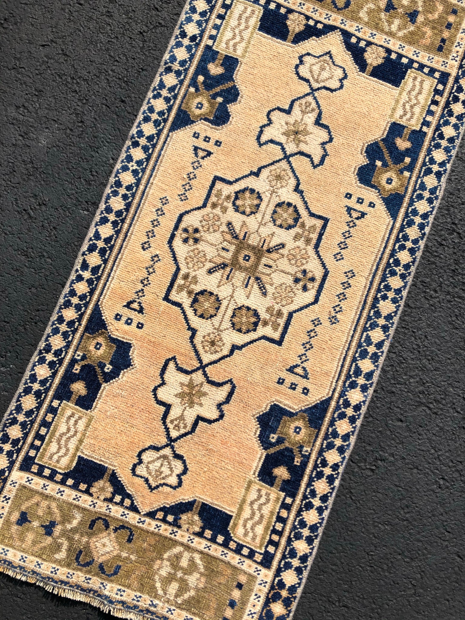 Vintage Rug 1’9x3’10 [MONA]