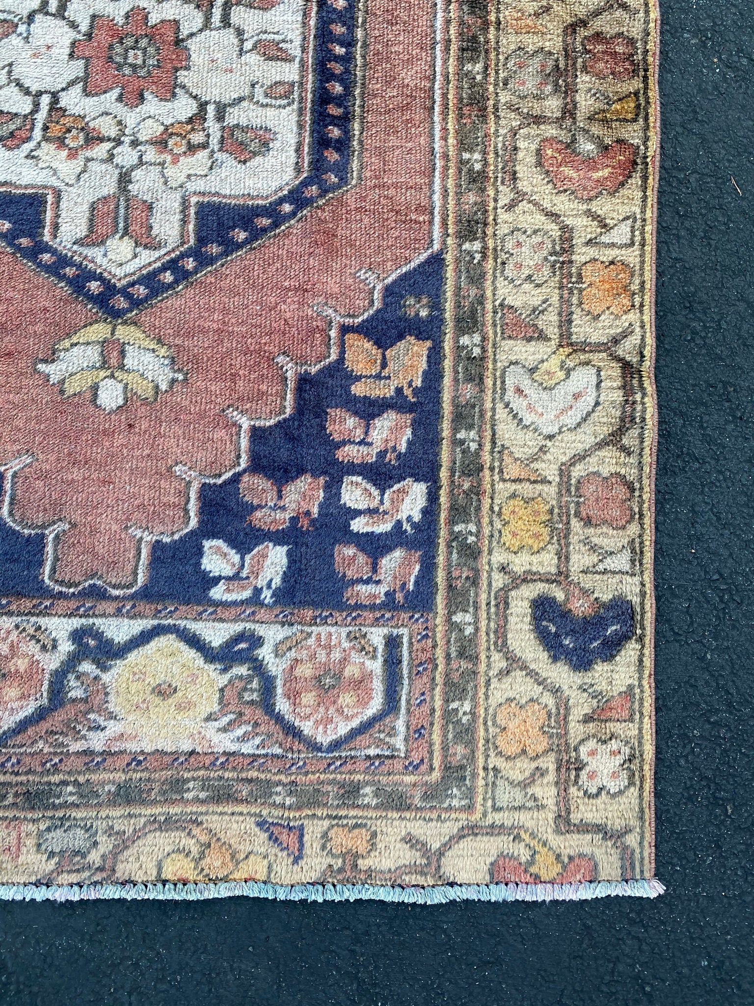 Vintage Rug 3’8x7’8 [CLARA]