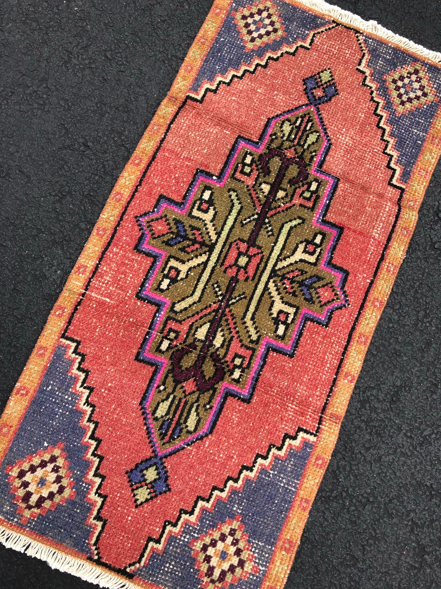 Vintage Rug 1’5x3’1 [MINI 5]