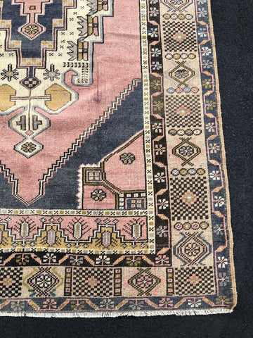 Vintage Rug 4’6x8’7 [JESSUP]