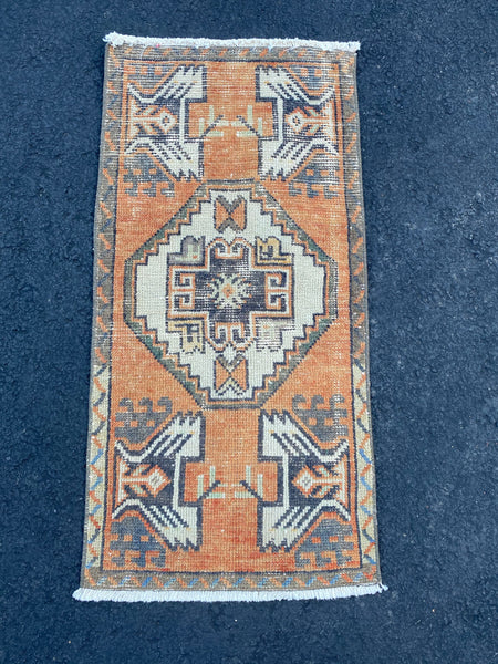 Vintage Rug 1’4x2’9 [TERRA]