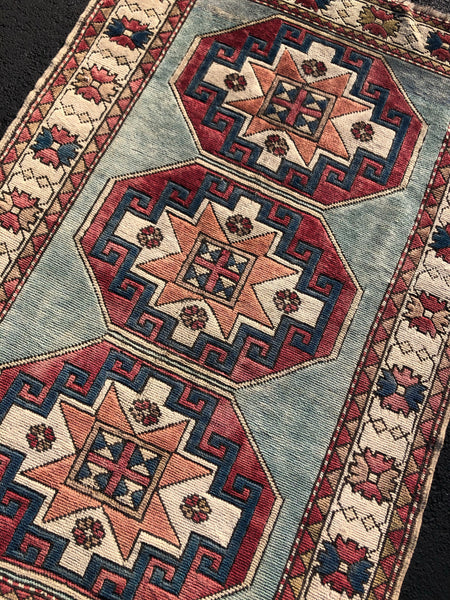 Vintage Rug 5’9x3’9 [ODIE]