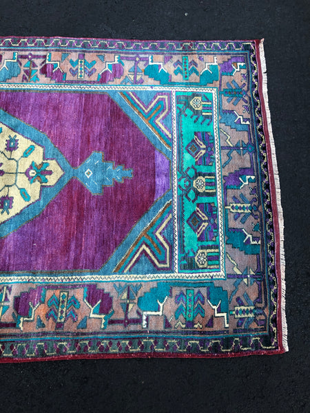 Vintage Rug 3.9x8.4 [OZZY]