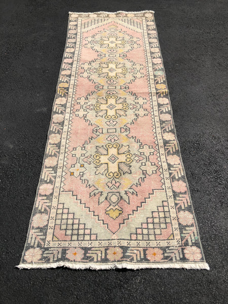 Vintage Rug 2’9x8’5 [HENSLEY]