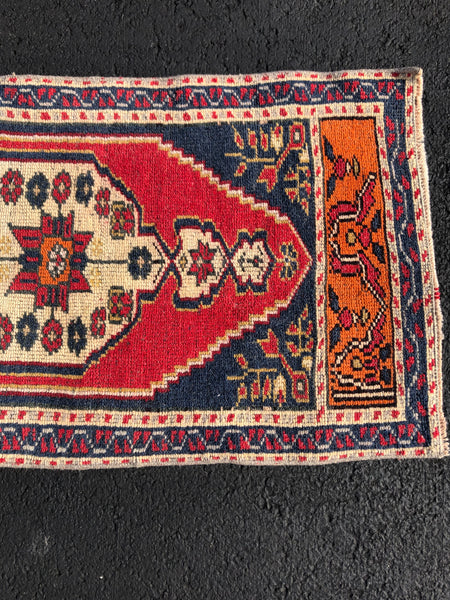 Vintage Rug 1’10x4 [JULIA]