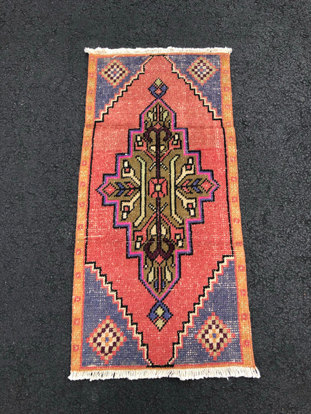 Vintage Rug 1’5x3’1 [MINI 5]